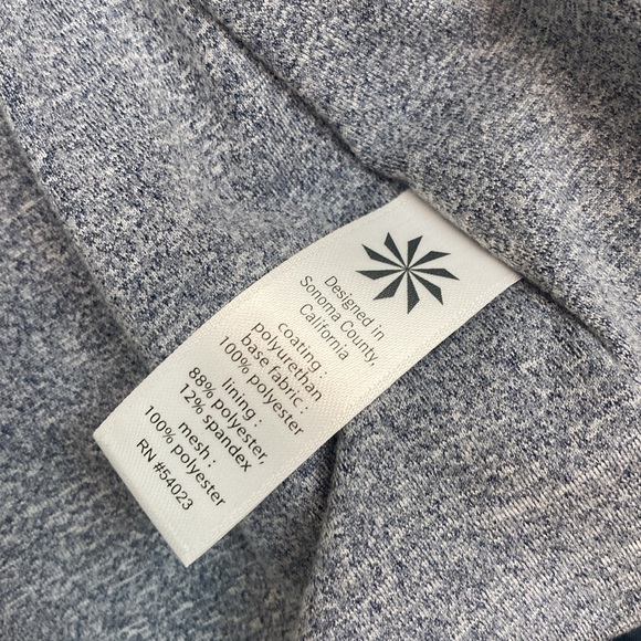 Athleta Water Resistant Hooded Wind‎ Breaker - Picture 16 of 16